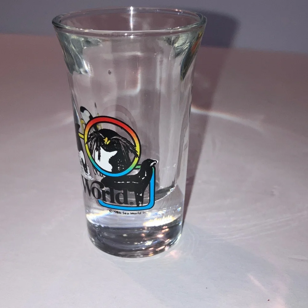 SeaWorld Themed Clear Tall Shot Glass‎